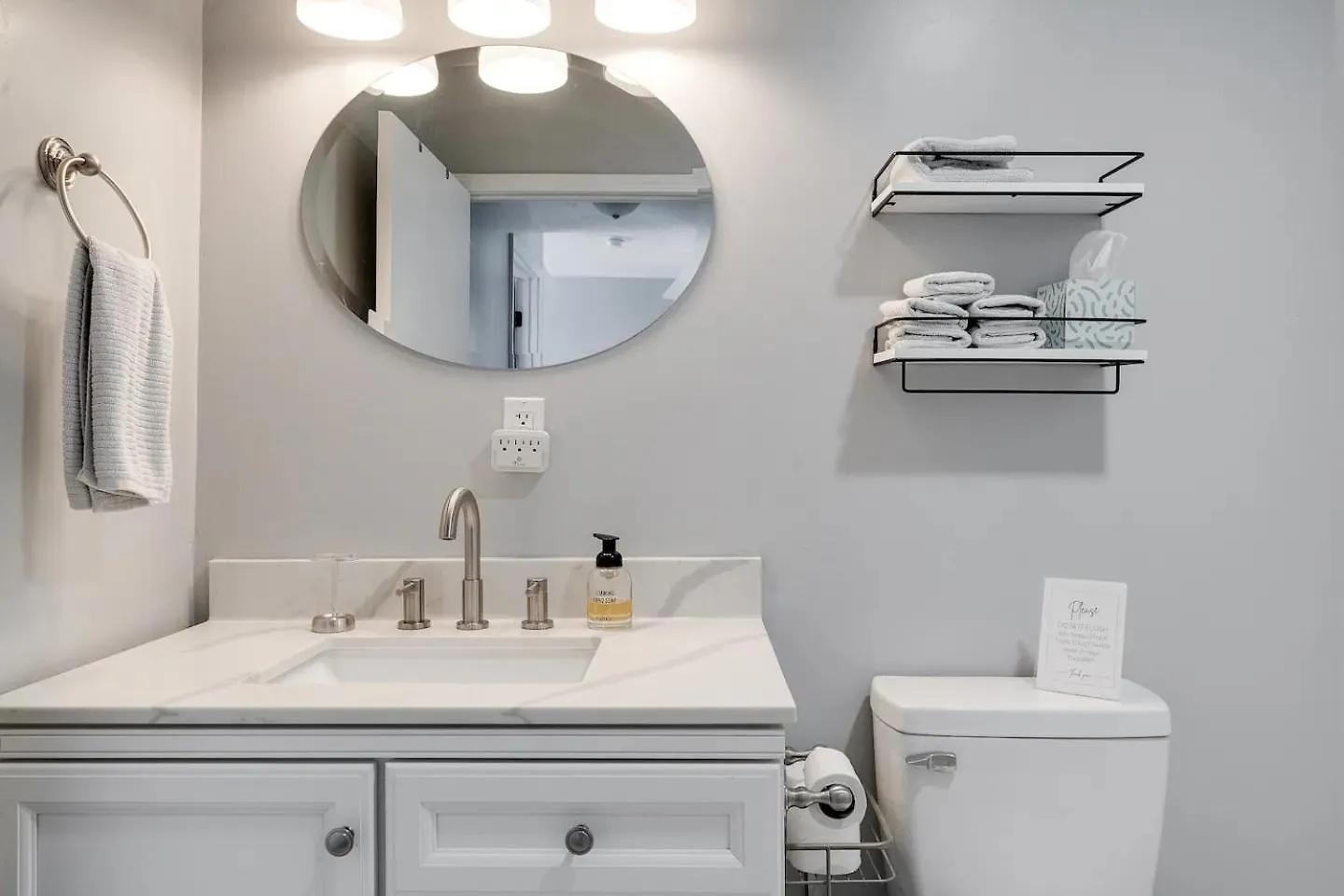 Newly-Renovated Stylish Home In Louisville Ky