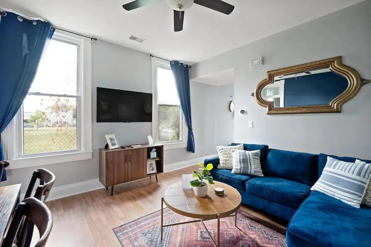 Newly-Renovated Stylish Home In Louisville Ky