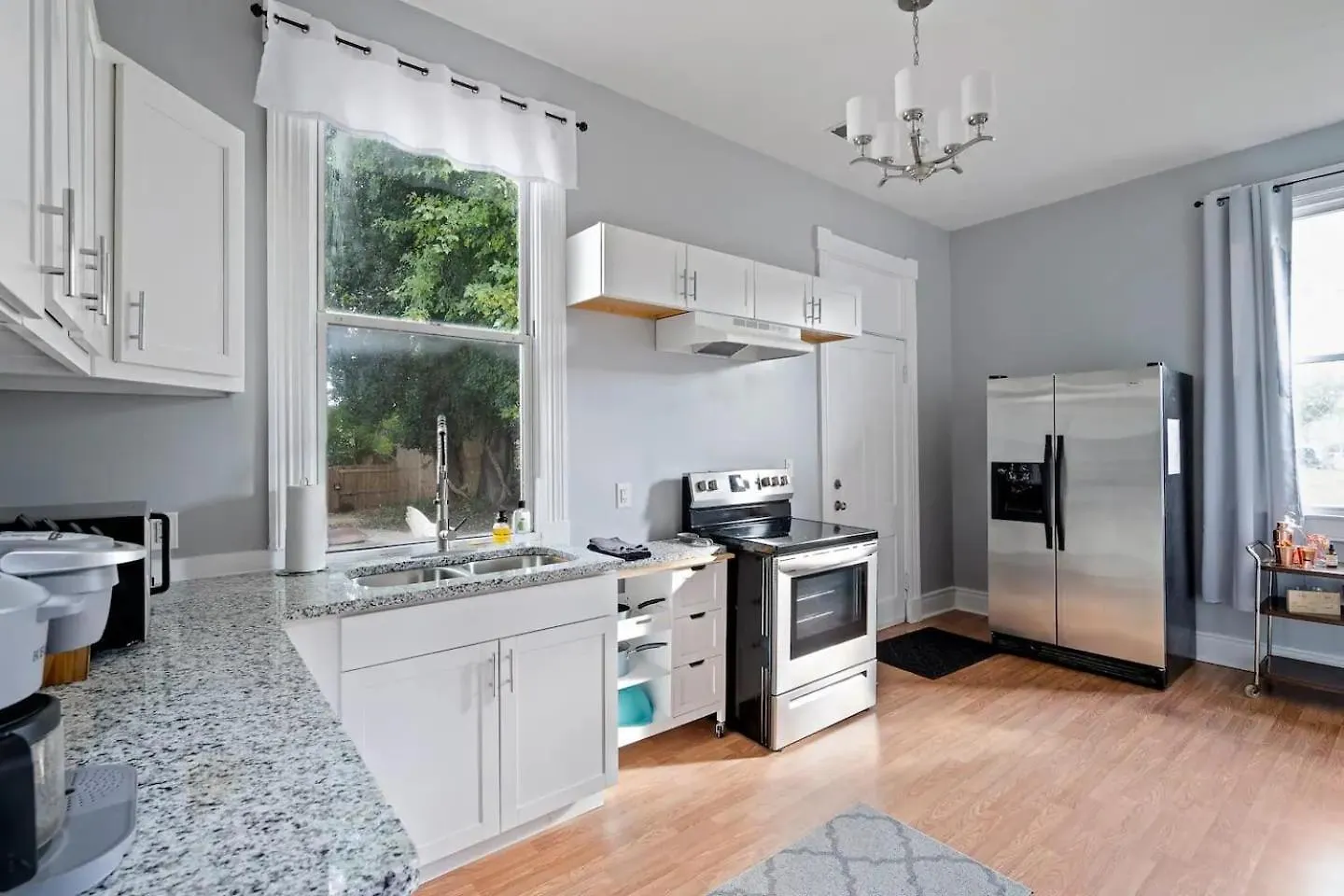 Newly-Renovated Stylish Home In Louisville Ky