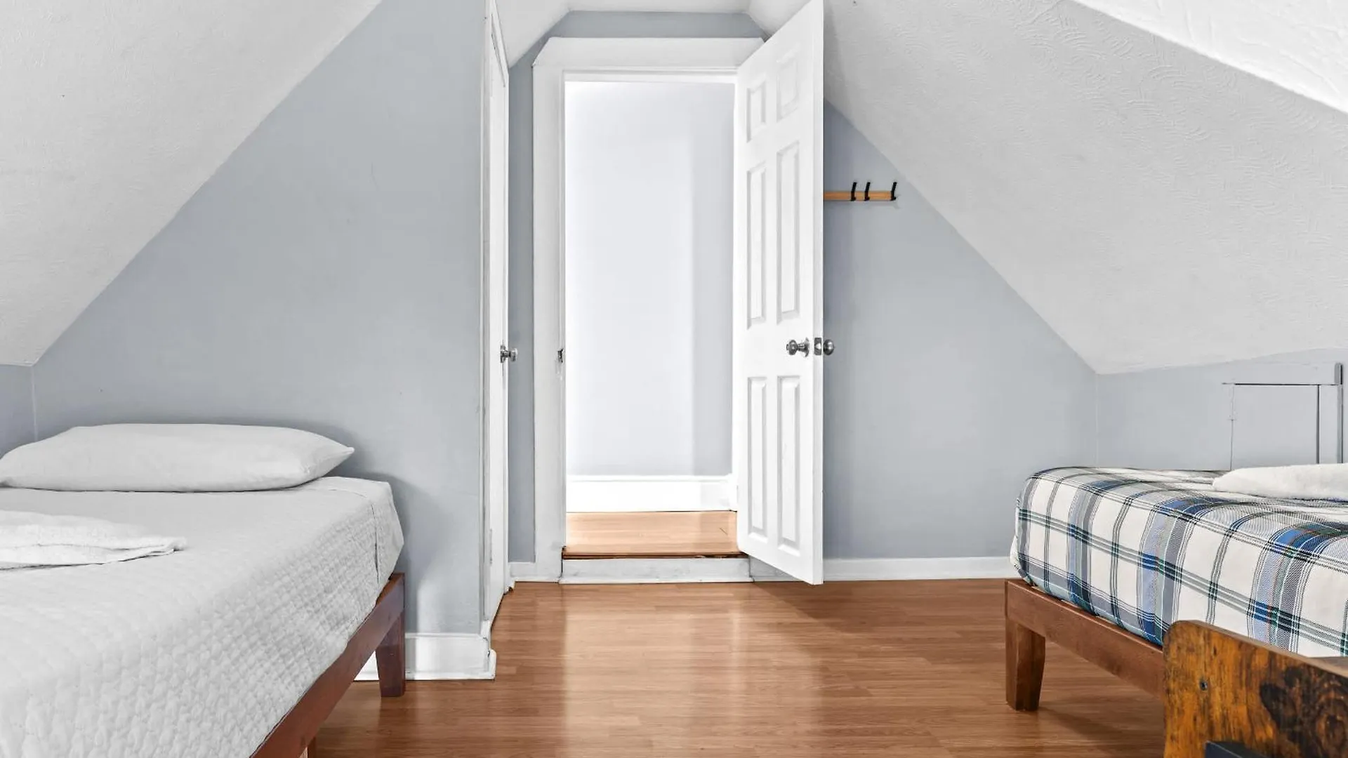 Newly-Renovated Stylish Home In Louisville Ky 0*,